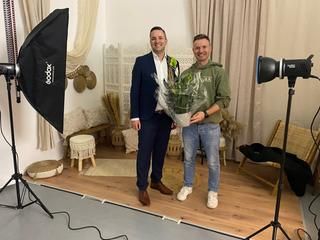 Bürgermeister Christ heißt Stephan Schmidt herzlich willkommen in der Altstadt 2 Männer auf dem Foto