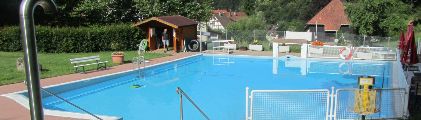 Das Becken im Freibad Lautenbach